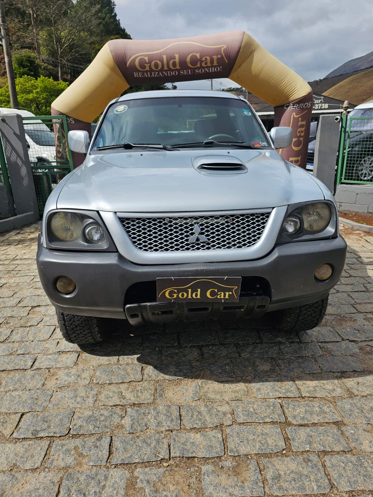 Mitsubishi L200 OUTDOOR GLS 2.5 4X4 CD TDI Diesel thumbnail 3