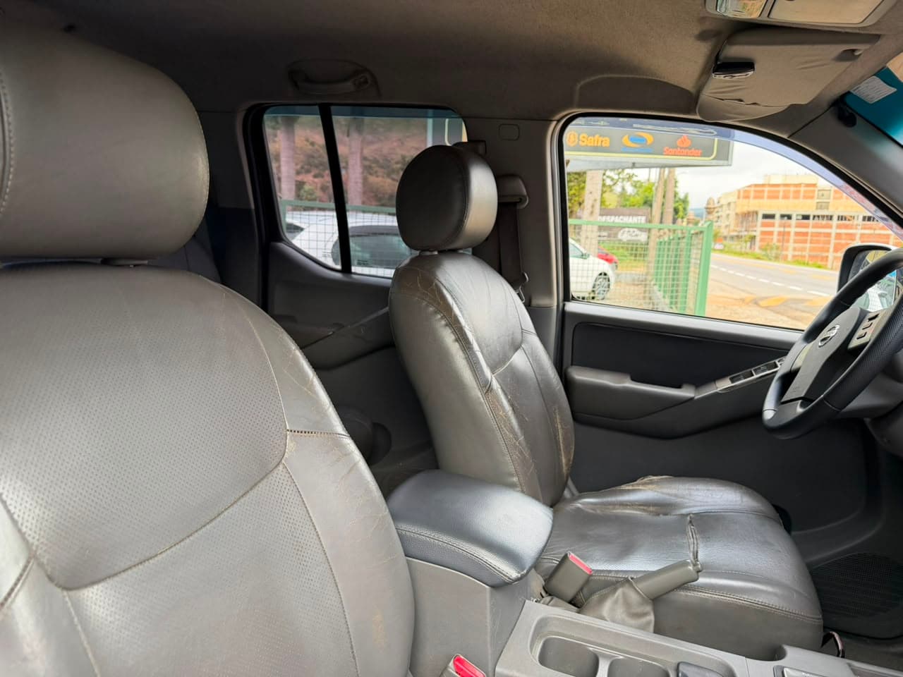 Nissan Frontier LE CD 4x4 2.5 TB Diesel Aut. thumbnail 7